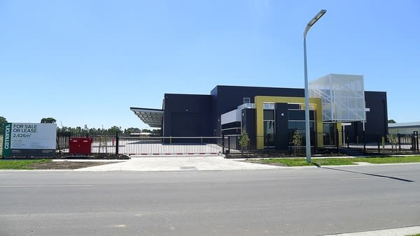 Click to view all images 30 Babbage Drive Dandenong VIC 3175 - Image 3