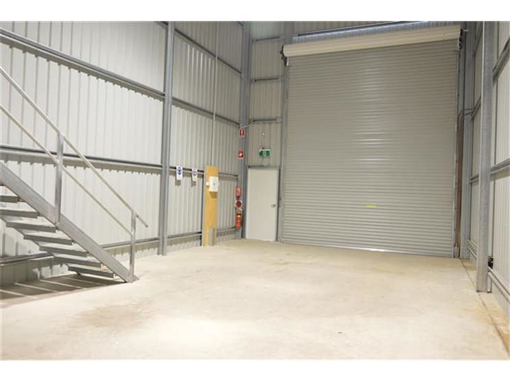 Click to view all images (Unit 9)/32 Templar Place Bennetts Green NSW 2290 - Image 3