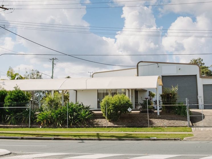 Click to view all images 2 Magnesium Drive Crestmead QLD 4132 - Image 1