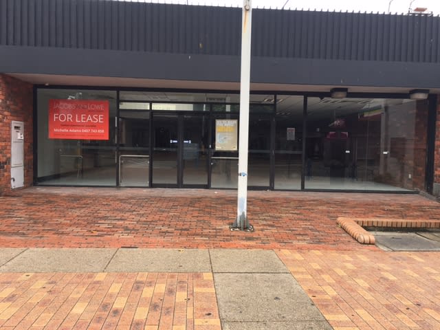 Click to view all images 140 Main Street Mornington VIC 3931 - Image 3