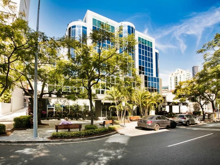 Click to view all images 2/15 Astor Terrace Spring Hill QLD 4000 - Image 1