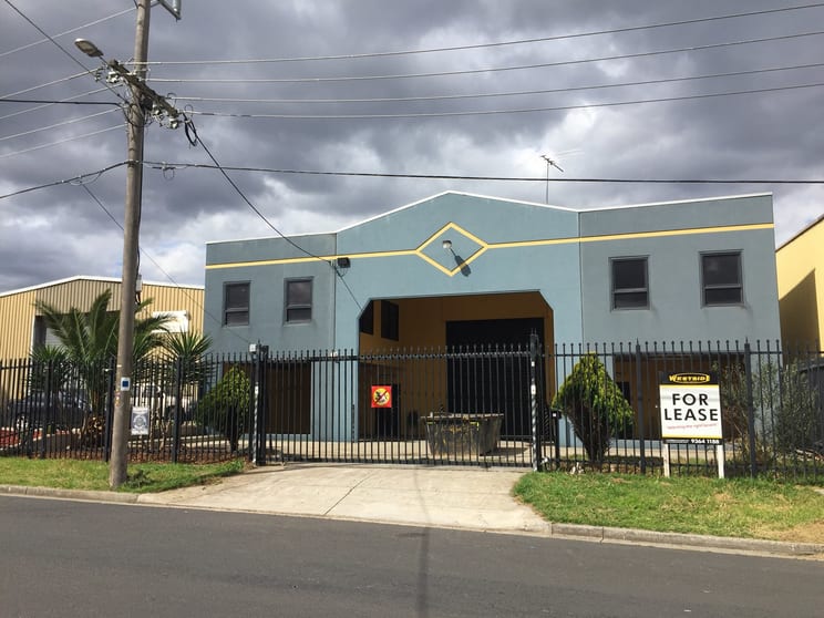 Click to view all images 2 Arvona Avenue Sunshine North VIC 3020 - Image 1
