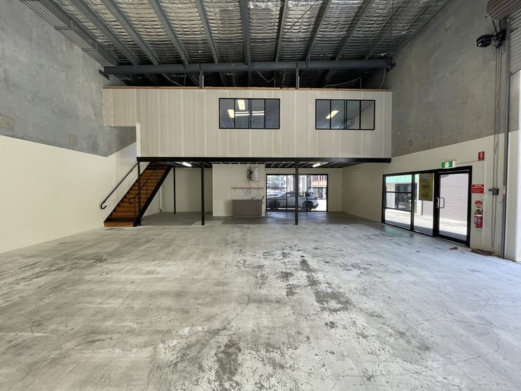 Click to view all images 10/5-7 Cairns Street Loganholme QLD 4129 - Image 3