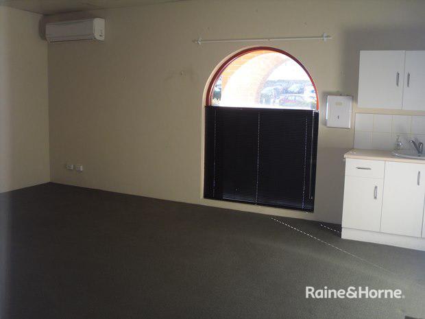 Click to view all images 4/368 Bong Bong Street Bowral NSW 2576 - Image 3