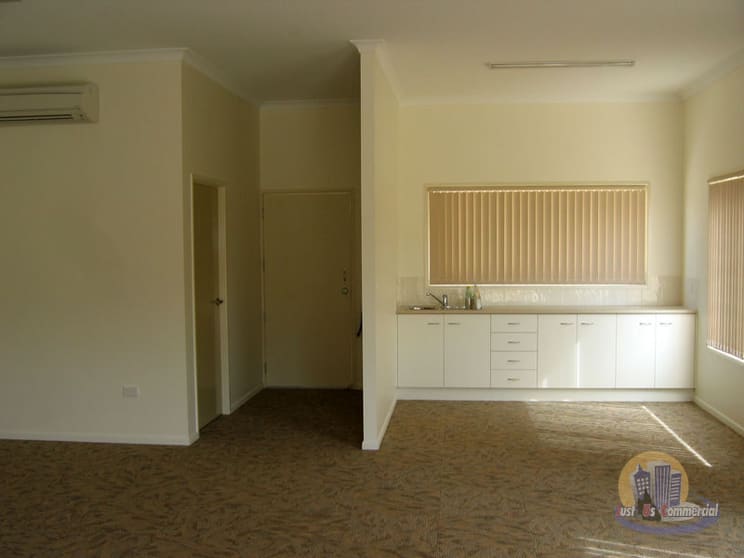Click to view all images 81 Barolin Bundaberg Central QLD 4670 - Image 2
