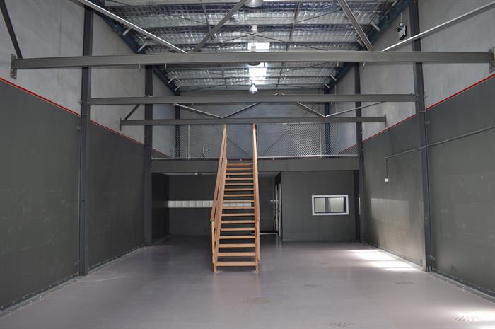 Click to view all images Unit 2, 192 Macquarie Road Warners Bay NSW 2282 - Image 3