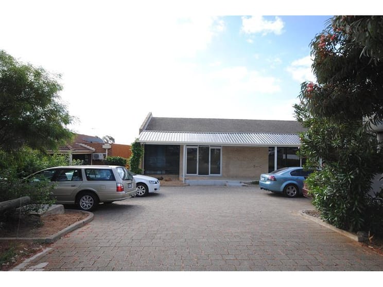 Click to view all images Unit 2, 3 Wilkinson Road Para Hills SA 5096 - Image 1