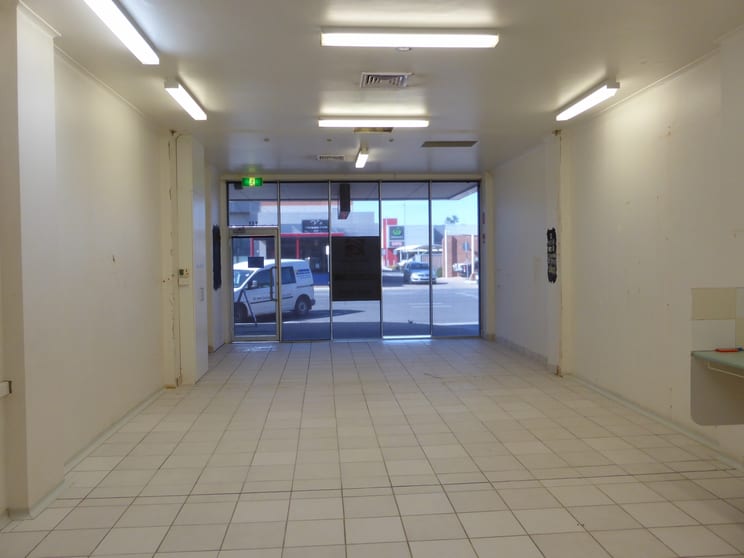 Click to view all images 141 Tenth Street Mildura VIC 3500 - Image 3