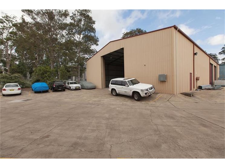 Click to view all images Unit 2/1 Martin Drive Tomago NSW 2322 - Image 3