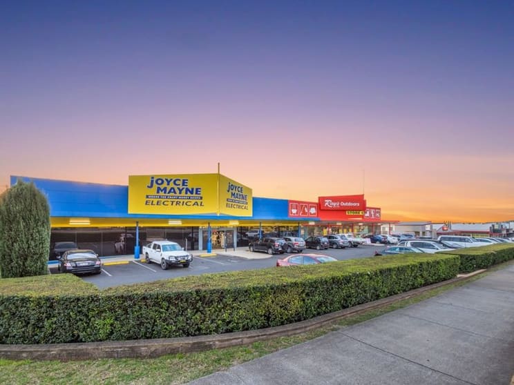 Click to view all images 1F/663 Ruthven Street South Toowoomba QLD 4350 - Image 2