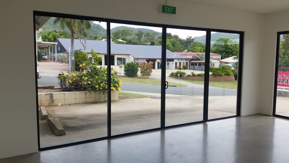 Click to view all images 8a Commerce Close Cannonvale QLD 4802 - Image 3