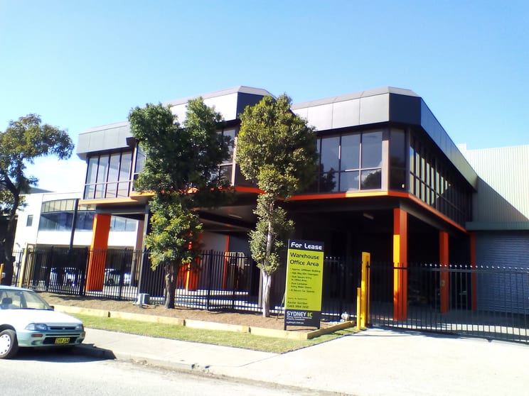 Click to view all images 9 Burrows Rd South St Peters NSW 2044 - Image 3