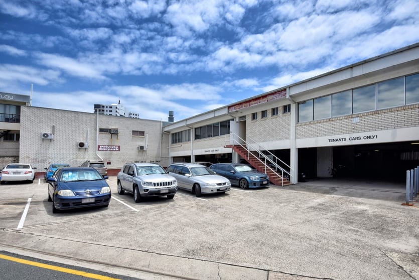 Click to view all images 4/45-47 Minchinton Street Caloundra QLD 4551 - Image 3