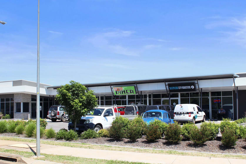 Click to view all images 1/538 Alderley Street Harristown QLD 4350 - Image 2