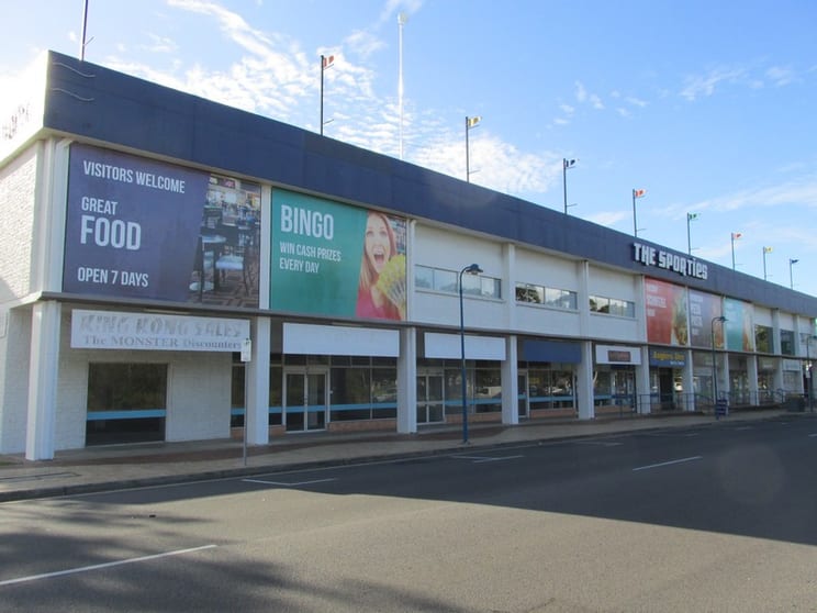 Click to view all images 4/8 Pier Street Urangan QLD 4655 - Image 3