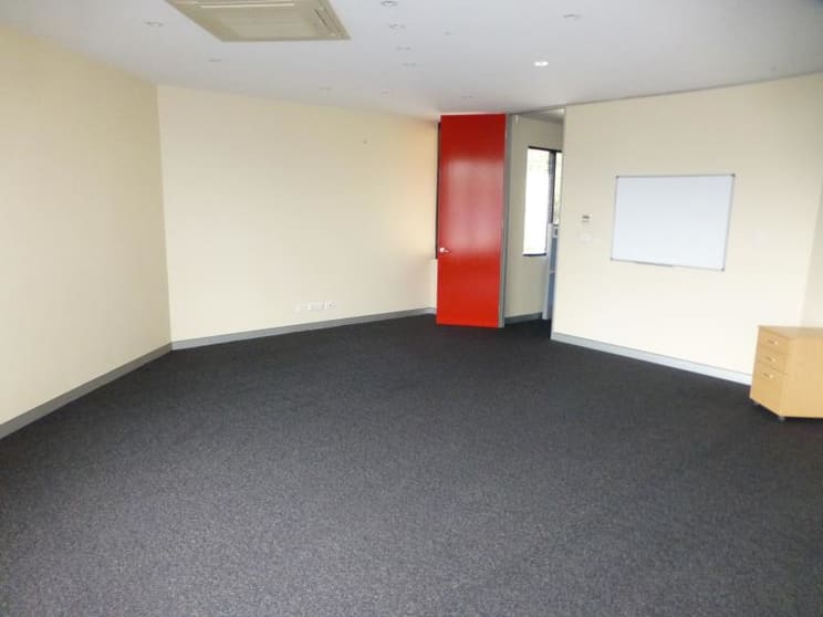 Click to view all images 1B Cameron Place Orange NSW 2800 - Image 3