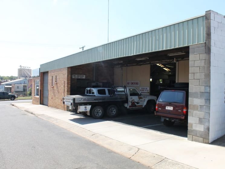 Click to view all images 2 Neil Street Toowoomba City QLD 4350 - Image 3