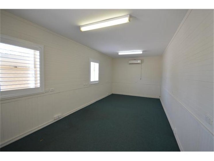 Click to view all images Unit 1/82 Mitchell Road Cardiff NSW 2285 - Image 2