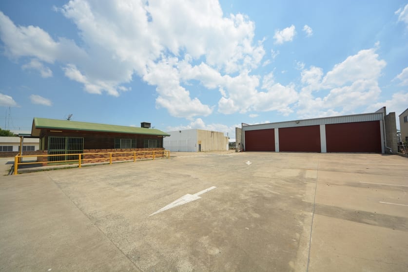 Click to view all images 240-246 Kent Street Rockhampton City QLD 4700 - Image 1