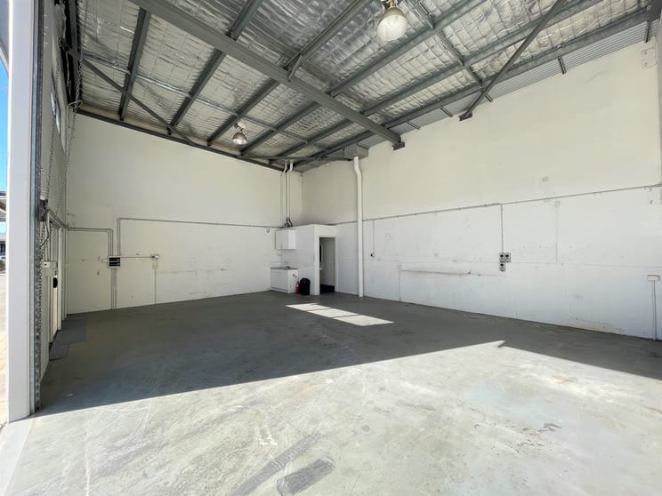 Click to view all images 8/13-15 Ellerslie Road Meadowbrook QLD 4131 - Image 2
