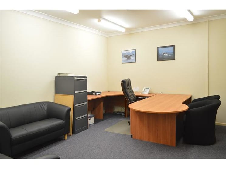 Click to view all images Unit 8/11 McIntosh Drive Mayfield West NSW 2304 - Image 2