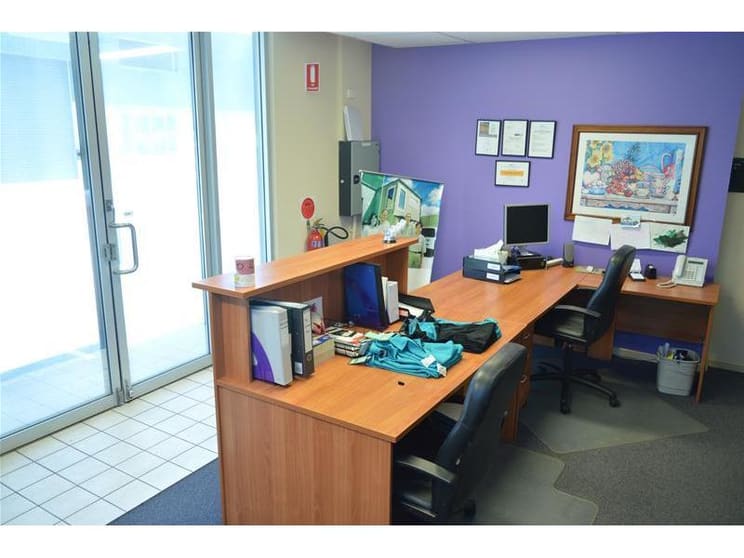 Click to view all images Unit 8/11 McIntosh Drive Mayfield West NSW 2304 - Image 3