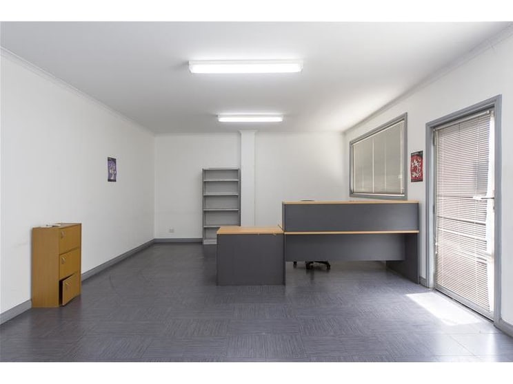 Click to view all images Unit 3, 259-263 Hanson Road Wingfield SA 5013 - Image 3