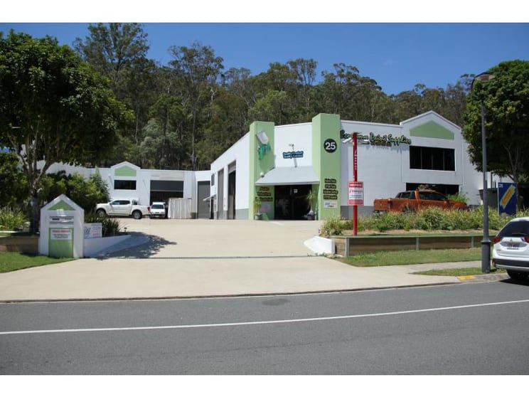 Click to view all images 1/23-25 Leda Drive Burleigh Heads QLD 4220 - Image 1