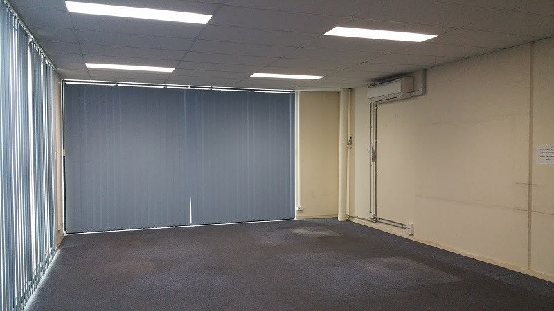 Click to view all images 27 Flight Drive Tullamarine VIC 3043 - Image 2