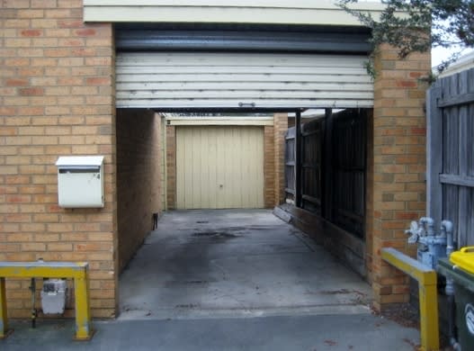 Click to view all images 4/151 Beach Street Frankston VIC 3199 - Image 2