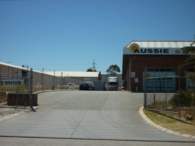Click to view all images Unit 3, 6 Elmsfield Road Midvale WA 6056 - Image 2