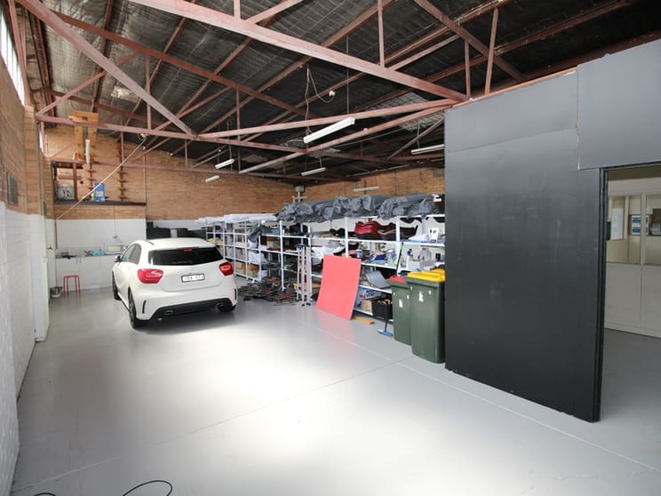 Click to view all images 1/8 Ailsa Street Box Hill South VIC 3128 - Image 2