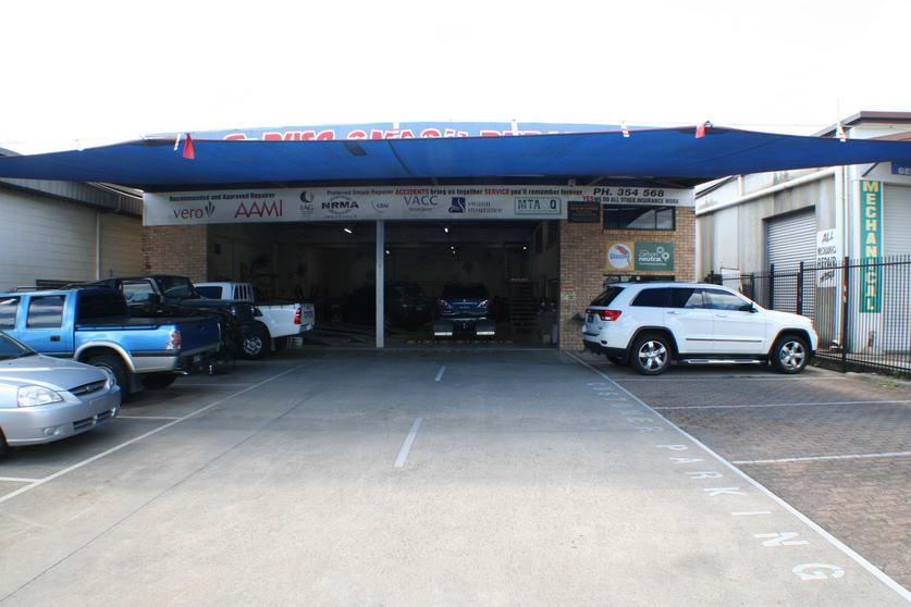 Click to view all images 109 Hartley Street Portsmith QLD 4870 - Image 3
