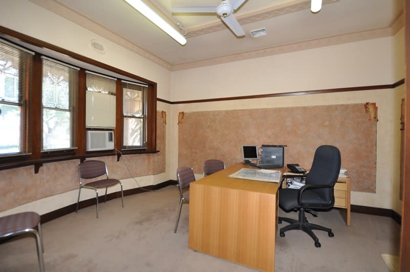 Click to view all images 2 Somerville Street Bendigo VIC 3550 - Image 3