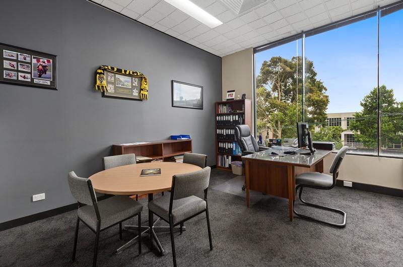 Click to view all images 210 Canterbury Road Canterbury VIC 3126 - Image 2