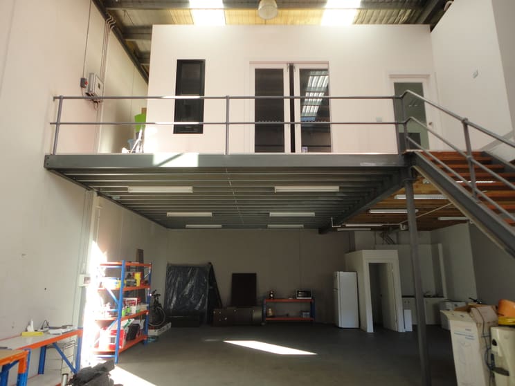 Click to view all images 9/345 Plummer Street Port Melbourne VIC 3207 - Image 2