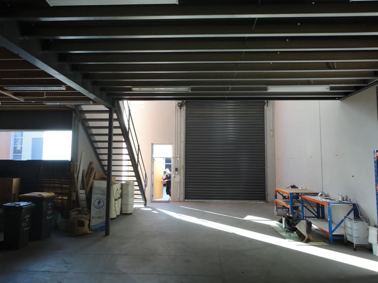 Click to view all images 9/345 Plummer Street Port Melbourne VIC 3207 - Image 3