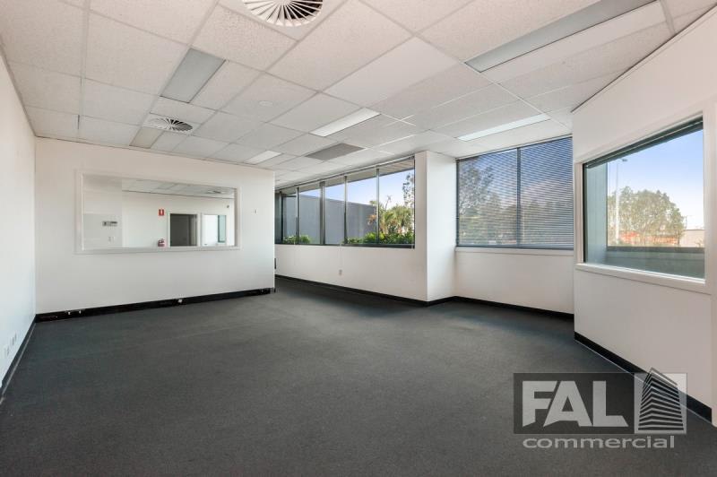 Click to view all images Unit 7/55 Links Avenue Eagle Farm QLD 4009 - Image 2