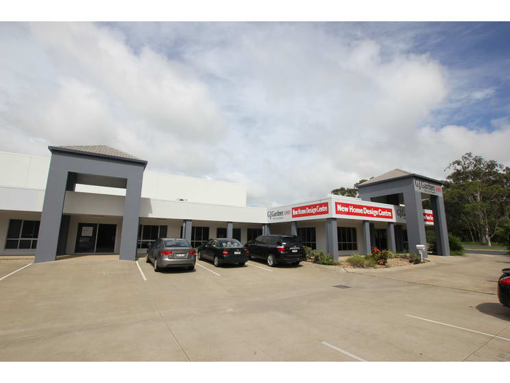 Click to view all images 2/12 Fairfax Court Yeppoon QLD 4703 - Image 2