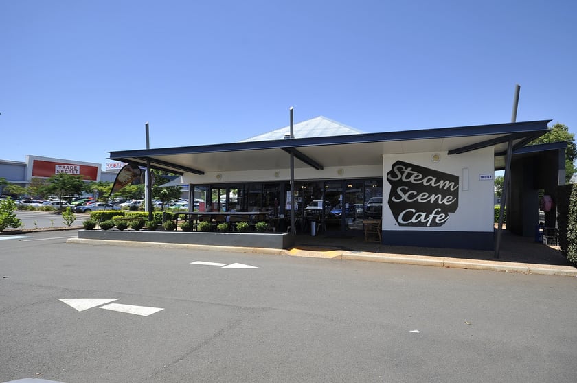 Click to view all images 7/910-912 Ruthven Street Kearneys Spring QLD 4350 - Image 2
