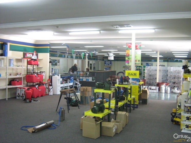 Click to view all images 25 Stanley Street Rockhampton City QLD 4700 - Image 2