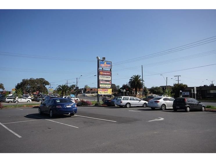 Click to view all images 130 Valetta Road Fulham Gardens SA 5024 - Image 2