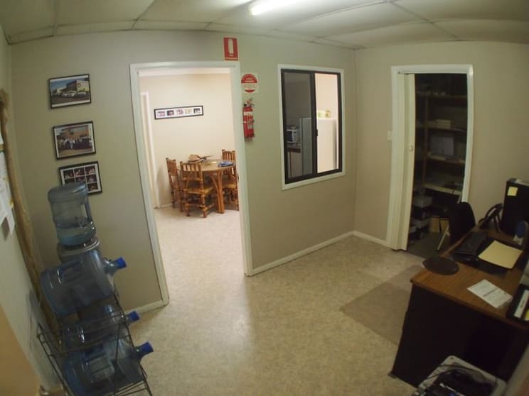 Click to view all images 2B Arthur Street Depot Hill QLD 4700 - Image 3