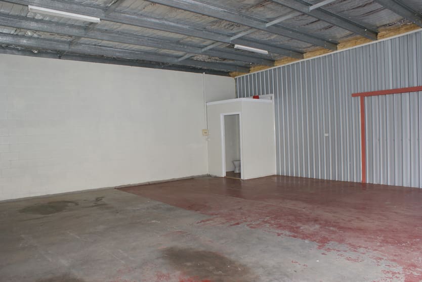 Unit 2/4 Craft Close Toormina NSW 2452 - Image 3