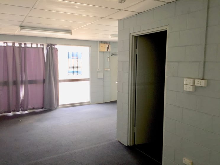 17/62 Keane Street Currajong QLD 4812 - Image 2