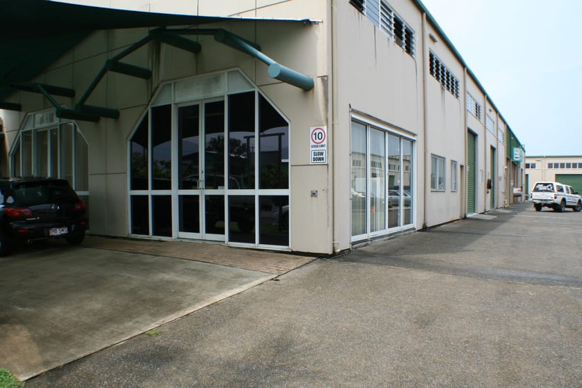 Click to view all images Unit 1/128 Lyons Street Bungalow QLD 4870 - Image 2