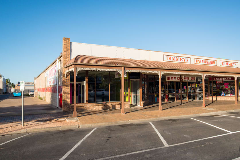 Click to view all images 133 Ninth Street Mildura VIC 3500 - Image 1