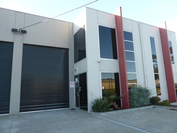 Click to view all images 1/10 Carbine Way Mornington VIC 3931 - Image 2