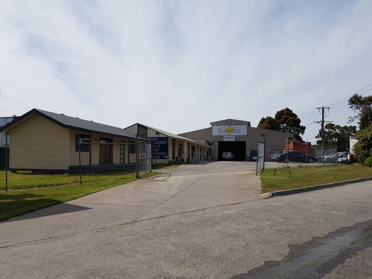 Click to view all images 1/81 - 83 Canterbury Road Kilsyth VIC 3137 - Image 3