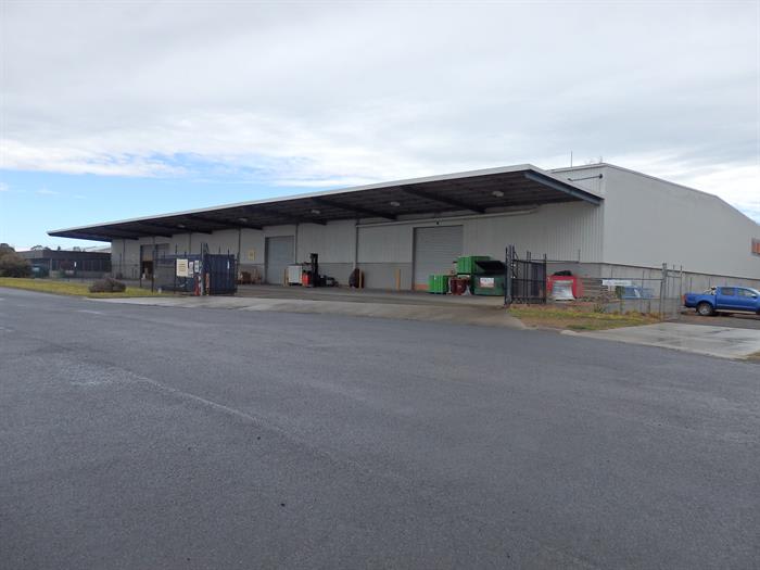 Click to view all images 5 Daveyduke Drive Wendouree VIC 3355 - Image 2